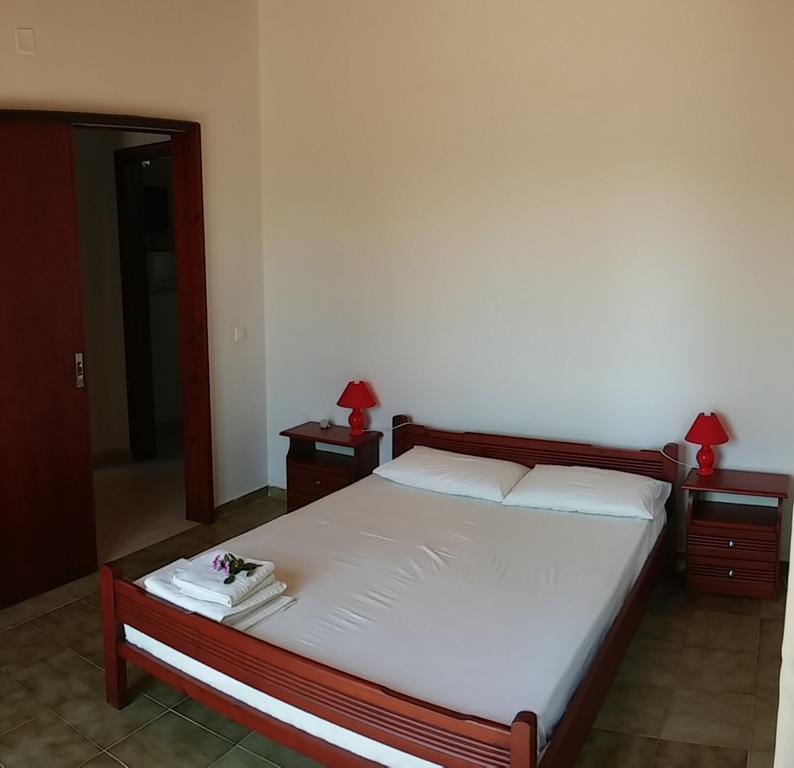 Dora Apartments ตรากากิ ภายนอก รูปภาพ