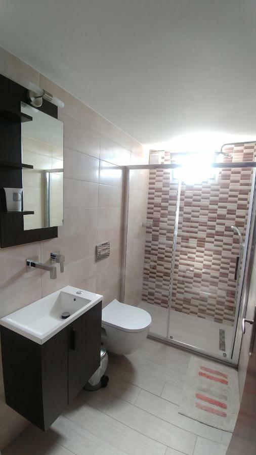 Dora Apartments ตรากากิ ภายนอก รูปภาพ
